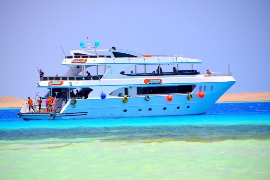 Ras mohamed and white island snorkeling yacht trip (1)